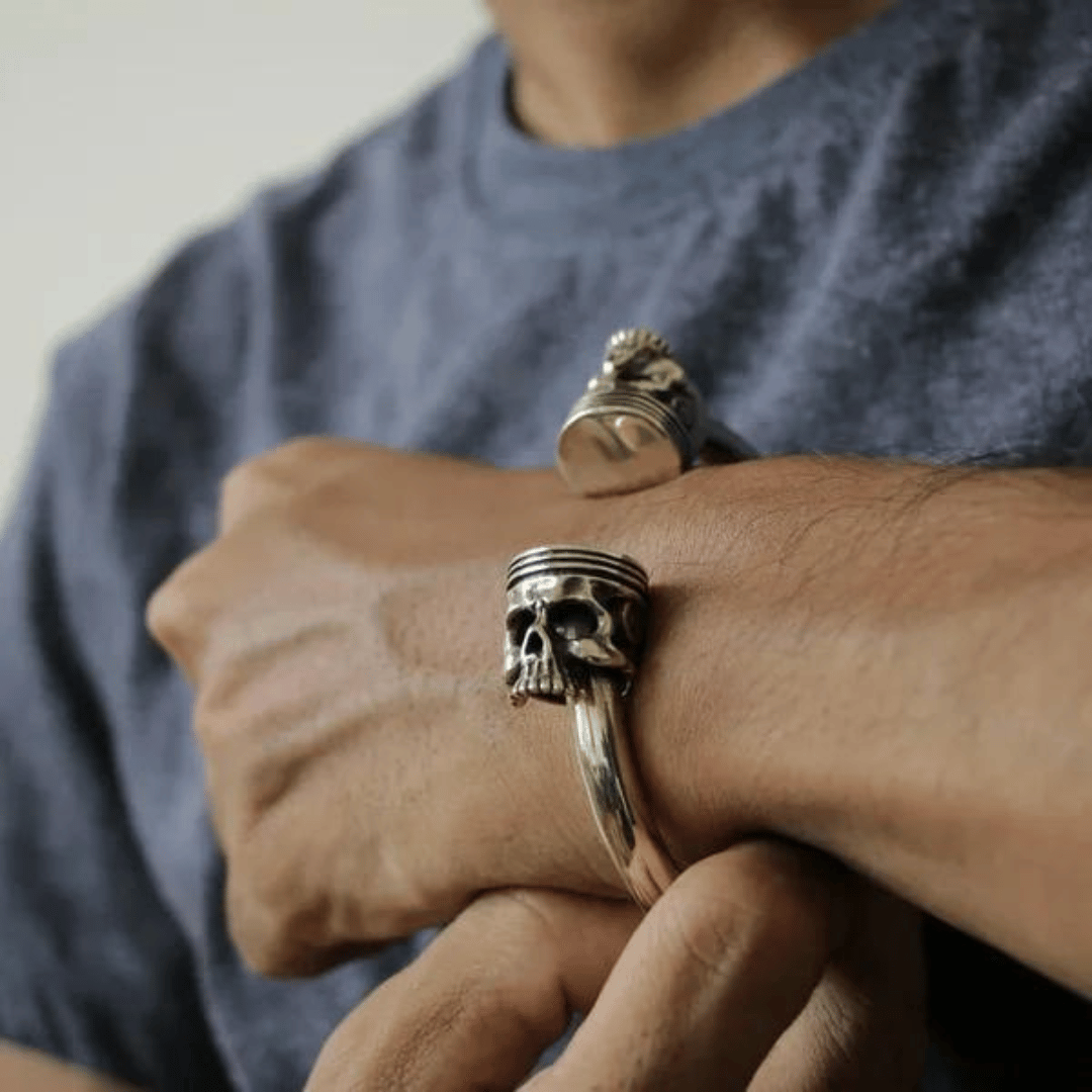 Brazalete Biker "Skull Pistons" - 1+1 de REGALO